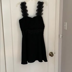 Lulu’s black dress